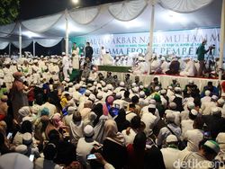 Ramai-ramai Tepis Narasi Kerumunan HRS Vs Pilkada yang Dibawa Anies-FPI