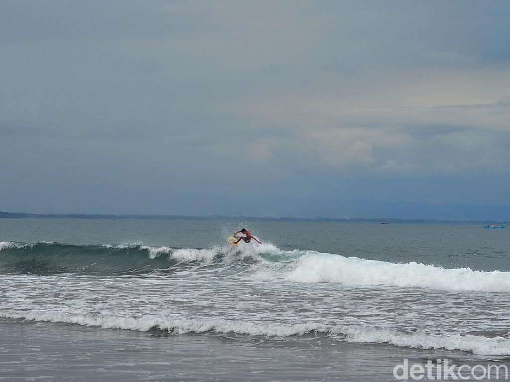 Potret Indahnya Pantai Batukaras di Pangandaran Potret Indahnya Pantai Batukaras di Pangandaran