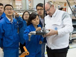 VW Bantah Ada Kerja Paksa Warga Uighur di Pabrik Xinjiang