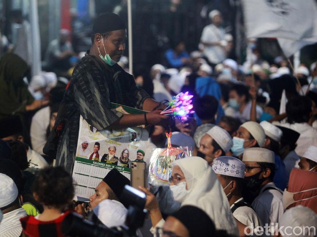 Kata Polri soal Penanganan Kerumunan Acara HRS dan Pendaftaran Gibran Kata Polri soal Penanganan Kerumunan Acara HRS dan Pendaftaran Gibran
