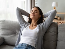 Studi Universitas Cambridge: Tekan Pikiran Negatif Baik untuk Kesehatan Mental