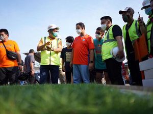 Persija Tak Sabar Jajal Rumput Stadion JIS Persija Tak Sabar Jajal Rumput Stadion JIS
