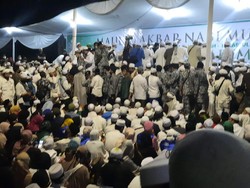 Habib Rizieq Langsungkan Akad Nikah Putrinya di Panggung KS Tubun