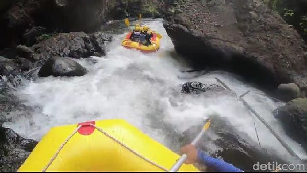 Serunya Rafting di Sungai Pekalen Probolinggo