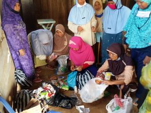 Tabungan Sampah Dorong Santri Lansia di Ponpes Semarang Jadi Mandiri