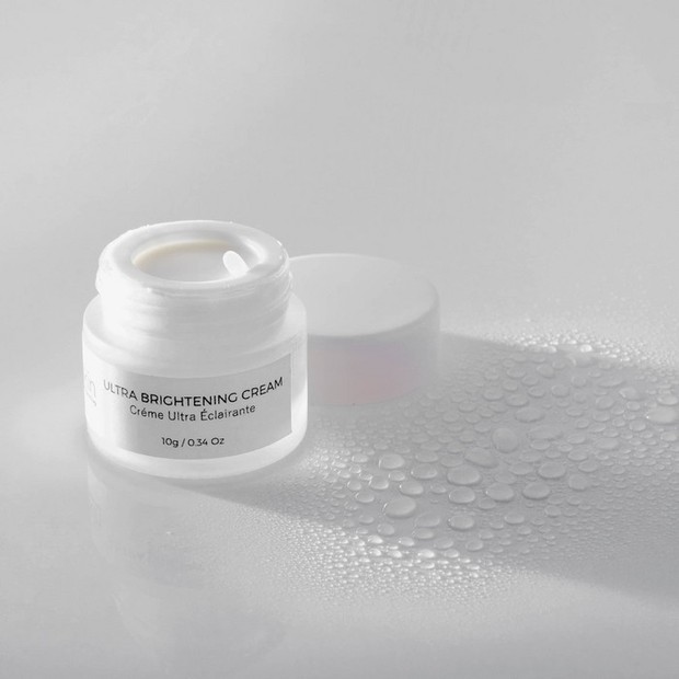 Avoskin Ultra Brightening Cream/shoope.co.id Avoskin Ultra Brightening Cream diformulasikan khusus untuk dapat mencerahkan wajah