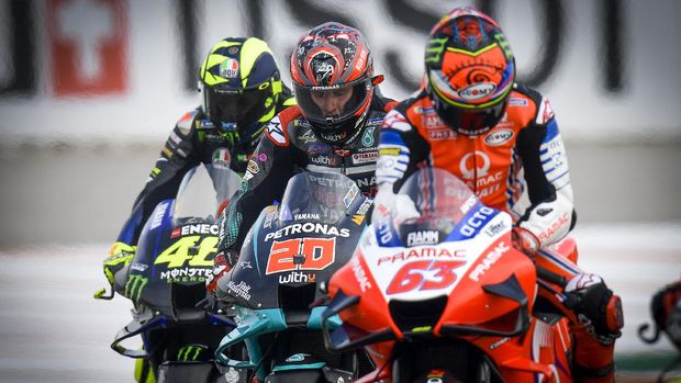 Valentino Rossi, Fabio Quartararo, dan Pecco Bagnaia pada babak kualifikasi MotoGP Valencia 2020.