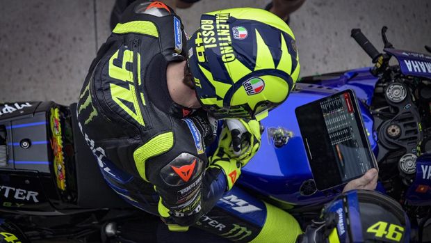 Valentino Rossi pada babak kualifikasi MotoGP Valencia 2020.