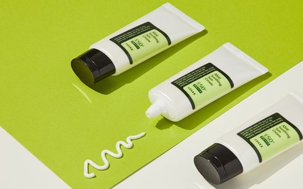 COSRX Aloe Soothing Sun Cream adalah sunscreen natural dan cruelty-free