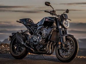 Melihat Lebih Dekat CB1000R yang Makin Ganteng