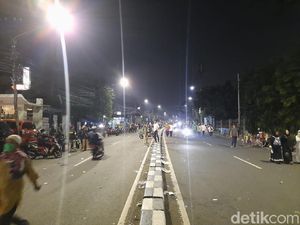 Jemaah Maulid Bersama Habib Rizieq Bubarkan Diri, Jl KS Tubun Mulai Dibuka Jemaah Maulid Bersama Habib Rizieq Bubarkan Diri, Jl KS Tubun Mulai Dibuka