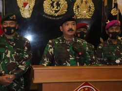 Panglima TNI Kerahkan KRI-Pesawat Angkut Bantuan Korban Banjir NTT dan NTB