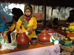 Pasar Ampiran Bergaya Tempo Dulu di Lereng Muria