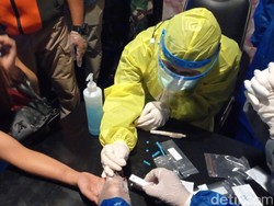 Pengunjung-Pemandu Lagu Tempat Hiburan Malam di Tegal Jalani Rapid Test