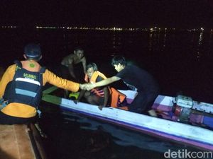 Longboat Berisi 4 Orang Terbalik di Kolaka, Seluruh Penumpang Selamat Longboat Berisi 4 Orang Terbalik di Kolaka, Seluruh Penumpang Selamat