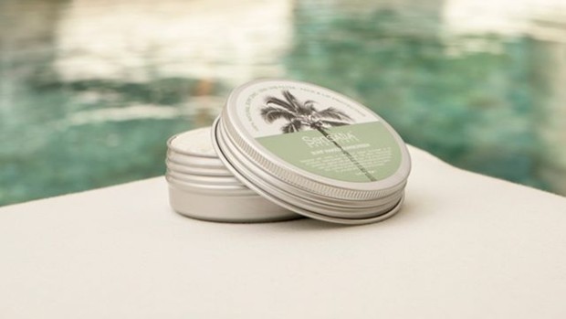 Sensatia Botanicals Surf Naked Sunscreen adalah tabir surya natural dan cruelty-free