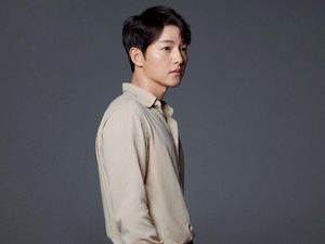 Song Joong Ki Dikonfirmasi Kembali Muncul di TV, Jadi Host MAMA 2020