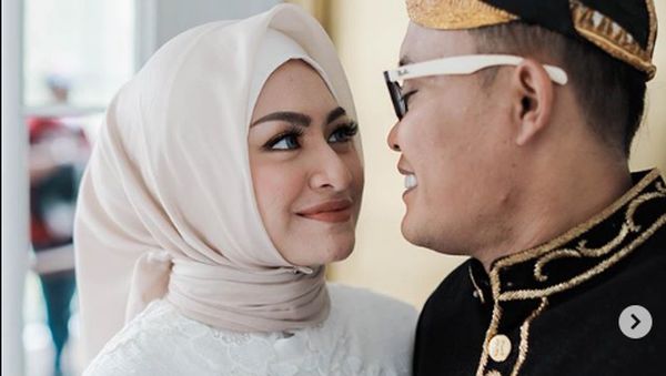 7 Potret Selebriti Indonesia yang Menikah dengan Pasangan Blasteran Belanda
