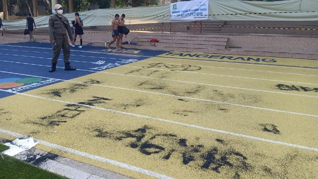 Viral Vandalisme Jogging Track Alun-alun Tangerang, Masih Renovasi Sudah Dirusak Viral Vandalisme Jogging Track Alun-alun Tangerang, Masih Renovasi Sudah Dirusak
