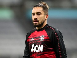 Alex Telles Kabarnya Positif Corona Lagi, MU Harap-harap Cemas