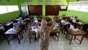 Gunung Merapi Siaga, Siswa di Boyolali Ini Tetap Bersekolah