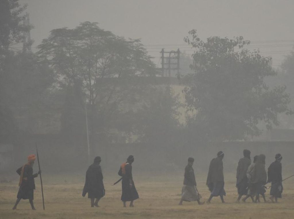 India Diselimuti Kabut Asap Beracun Usai Festival Diwali India Diselimuti Kabut Asap Beracun Usai Festival Diwali
