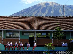 Potret Keceriaan Anak-anak Boyolali Saat Merapi Siaga