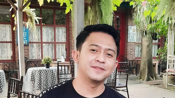 Kiki The Potters Hobi Banget Nongkrong Sambil Minum Kopi