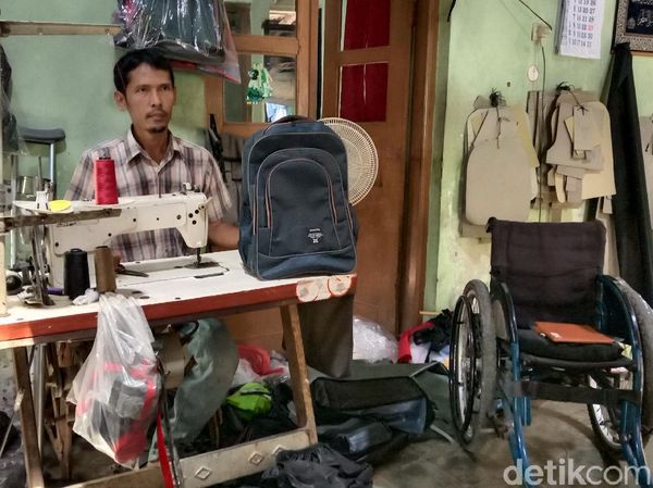 Kisah Penyandang Disabilitas Perajin Tas Bertahan di Tengah Pandemi