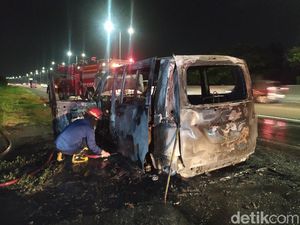 Mobil di Kolaka Utara Terbakar Hebat, Hanya Sisakan Rangka!