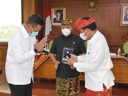 Raih WTP 6 Kali, Pemkab Badung Terima Plakat Khusus dari Kemenkeu