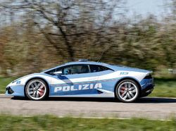 Polisi Italia Antar Donor Ginjal Sejauh 500 Km Pakai Lamborghini