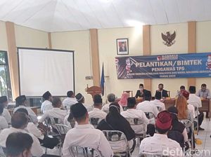5.184 Pengawas TPS Pilwali Surabaya Dilantik 5.184 Pengawas TPS Pilwali Surabaya Dilantik