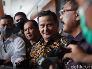 Kace Tak Melawan Saat Dipukul-Dilumuri Kotoran Irjen Napoleon Kace Tak Melawan Saat Dipukul-Dilumuri Kotoran Irjen Napoleon
