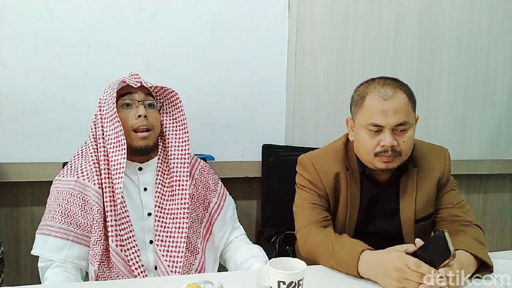 Maaher At-Thuwailibi Lapor Polisi, Nikita Mirzani Takbir Maaher At-Thuwailibi Lapor Polisi, Nikita Mirzani Takbir