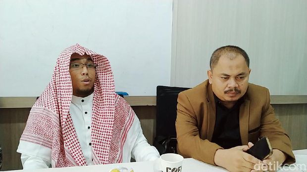 Ustaz Maaher Akan Polisikan Nikita Mirzani
