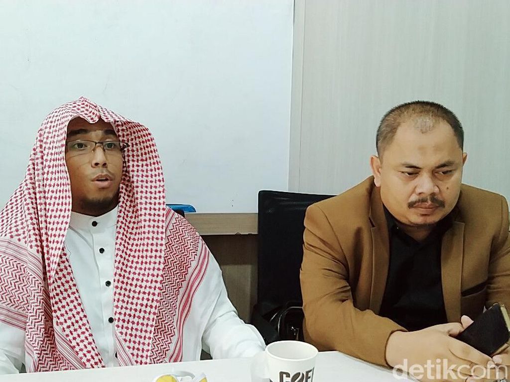 7 Fakta Penangkapan Ustadz Maaher Gegara Hina Ulama 7 Fakta Penangkapan Ustadz Maaher Gegara Hina Ulama