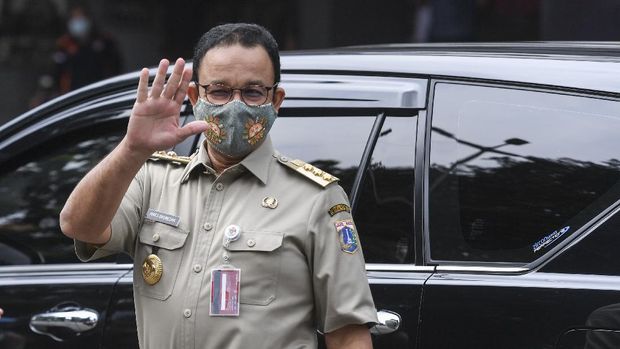 Gubernur DKI Jakarta Anies Baswedan di Mapolda Metro Jaya, Jakarta, Selasa (17/11/2020). Gubernur DKI Jakarta Anies Baswedan dipanggil pihak kepolisian untuk dimintai keterangan terkait pelanggaran protokol kesehatan pada acara Maulid Nabi di Petamburan, Jakarta Pusat yang menimbulkan kerumunan. ANTARA FOTO/Hafidz Mubarak A/aww.