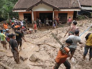 Update Longsor di Banyumas: 2 Kakak-Adik yang Hilang Ditemukan Tewas