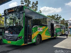 Geger Kaca Bus Transmetro Deli Medan Diduga Ditembak, Begini Faktanya Geger Kaca Bus Transmetro Deli Medan Diduga Ditembak, Begini Faktanya