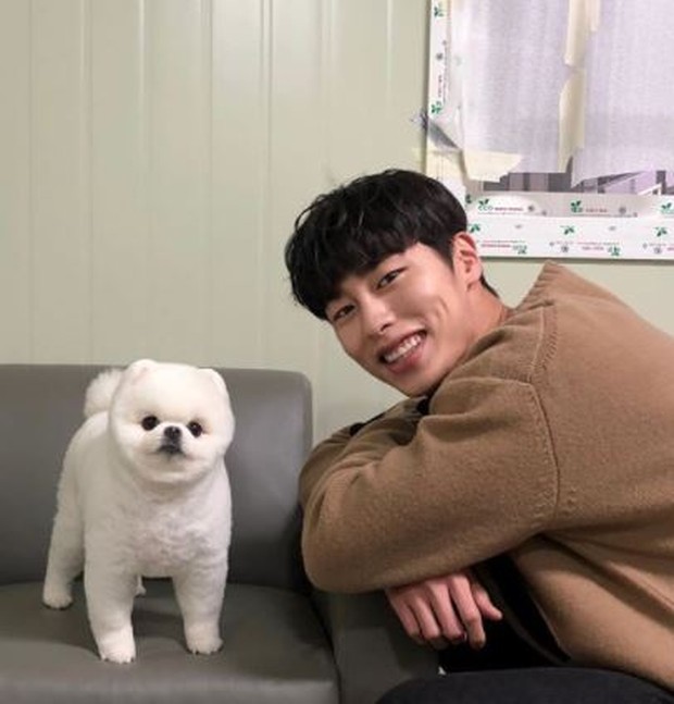 (Foto: instagram.com/jvvxxvvk) Lee jae wook, si manis dengan empat lesung pipi