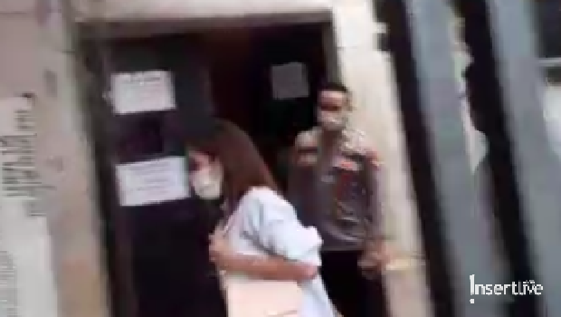 Gisel saat masuk Polda Metro Jaya