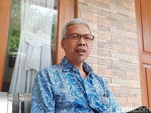 Kilat Cahaya di Puncak Merapi Terkait dengan Erupsi? Ini Kata Juru Kunci