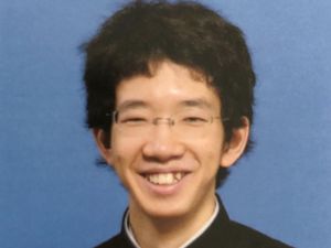 Nggak Nyangka, Pria Culun Berubah Jadi Wanita Seksi dengan Makeup dan Kostum