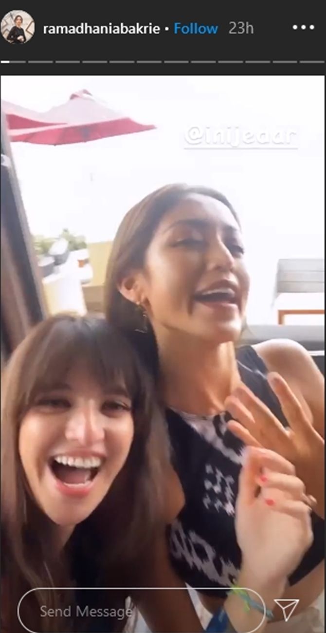 Unggahan Nia Ramadhani bersama Jessica Iskandar