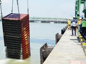 Pelayanan Logistik Tanjung Perak Tak Terganggu Tenggelamnya Kapal Kargo
