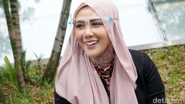 Rey Utami Dulu Tampil Seksi: Itu Masa Jahiliyah