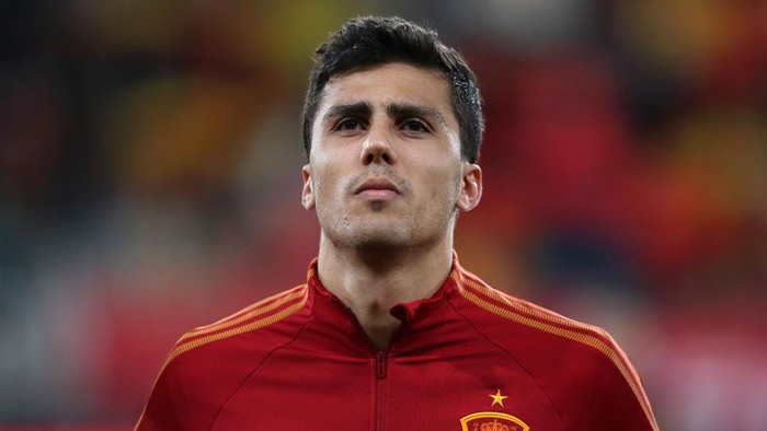 CADIZ, SPAIN - NOVEMBER 15: Rodri of Spain looks on prior to the UEFA Euro 2020 Qualifier between Spain and Malta on November 15, 2019 in Cadiz, Spain. (Photo by Angel Martinez/Getty Images)