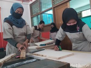 Kejar Target Magang Saat Pandemi, SMK di Ciamis Gelar KBM Terbatas Kejar Target Magang Saat Pandemi, SMK di Ciamis Gelar KBM Terbatas