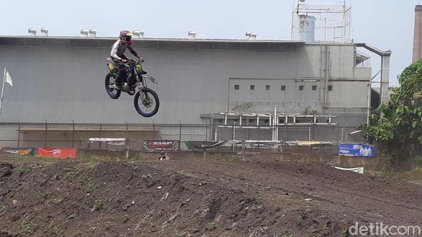 Melihat Sirkuit Off Road Tersembunyi di Jakarta